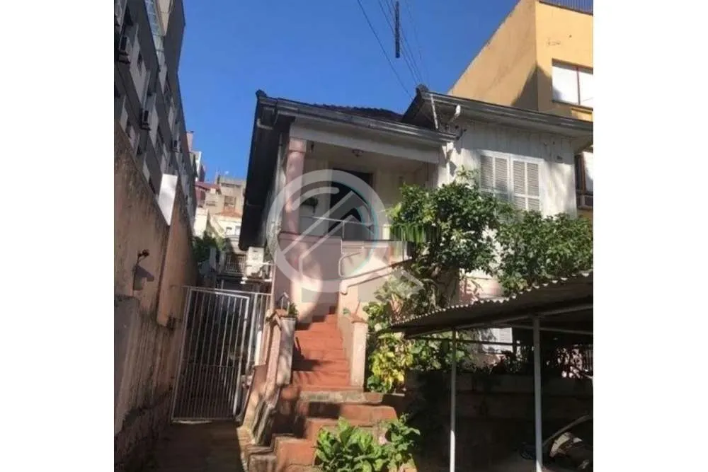 Imagem Terreno com ótima localização na Av. Lucas de Oliveira, 2630 Medindo 561,44m² No Bairro Petrópo...