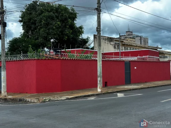Imagem Casa à venda no bairro Brasil em Patos de Minas - Apenas 220 mil