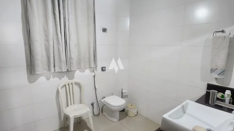 Imagem Sobrado Espetacular no Coração do Embaré – Conforto, Elegância e Localização Privilegiada