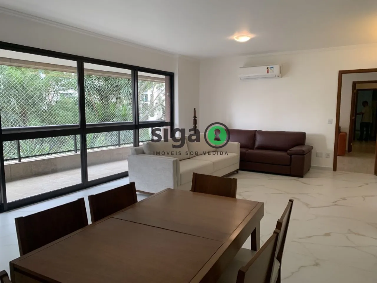 Imagem VENDE na Vila Suzana (Região do Morumbi) Apartamento com 4 suítes , 4 Vagas + Depósito