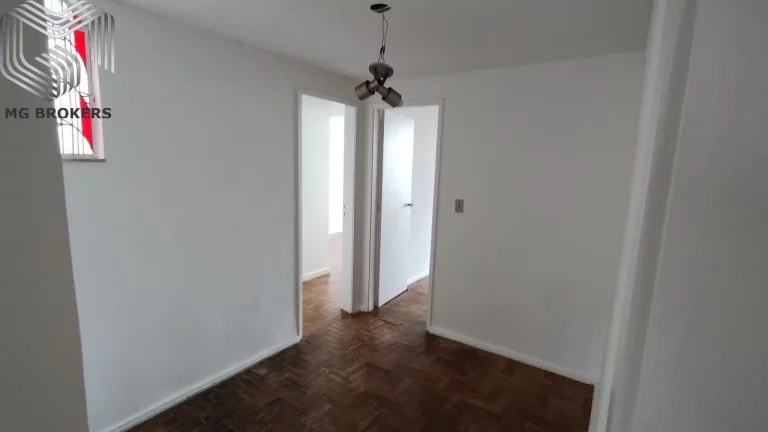 Imagem Imóvel Exclusivo na Tijuca: Apartamento com 4 Quartos, 2 Suítes, 3 Salas, 4 Vagas de Garagem e 160m² - Rio de Janeiro-RJ