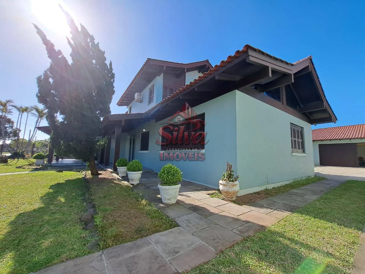 Imagem Casa alto padrão 5 dormitórios com quiosque a 300m do mar