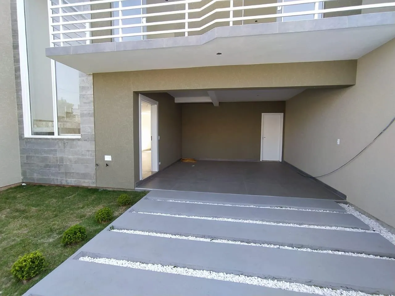 Imagem Sobrado para Venda em São José dos Pinhais, Cidade jardim, 3 dormitórios, 1 suíte, 2 banheiros, 2 vagas