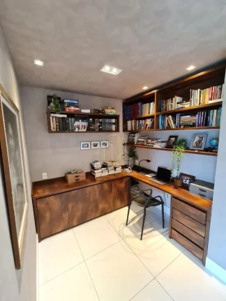 Imagem Apartamento decorado com três quartos home office armários planejados à venda em Patamares
