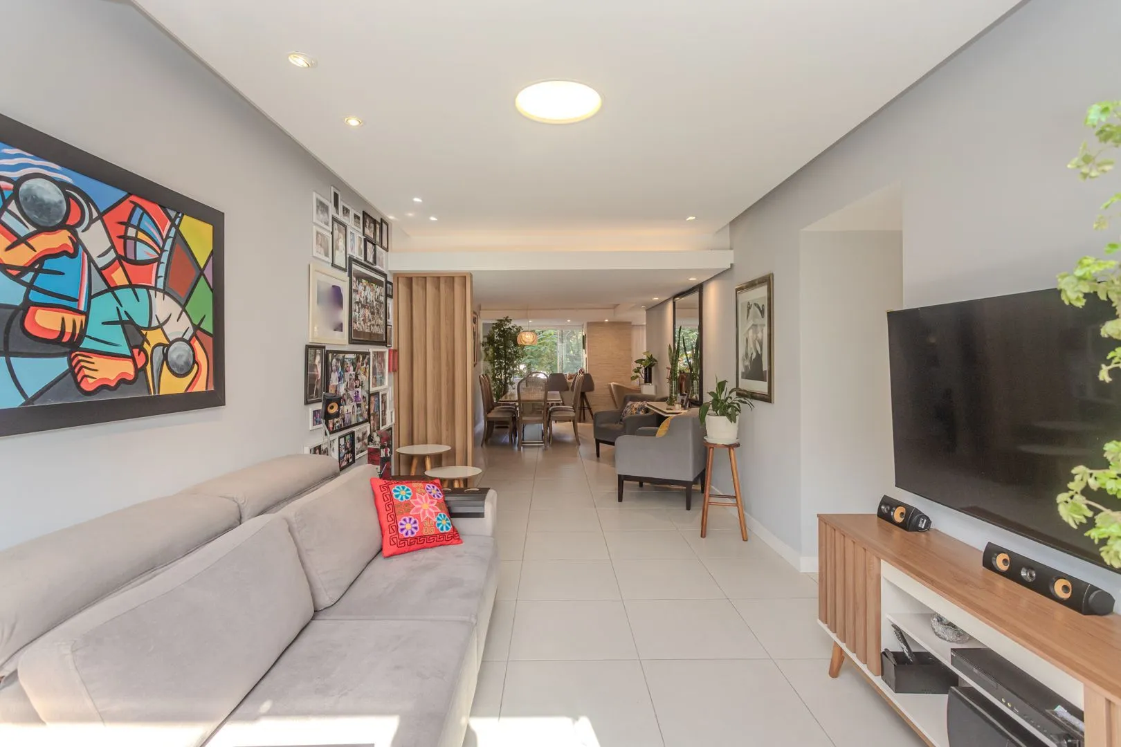Imagem Apartamento diferenciado no bairro Nonoai de 3 dormitórios 2 vagas e infra