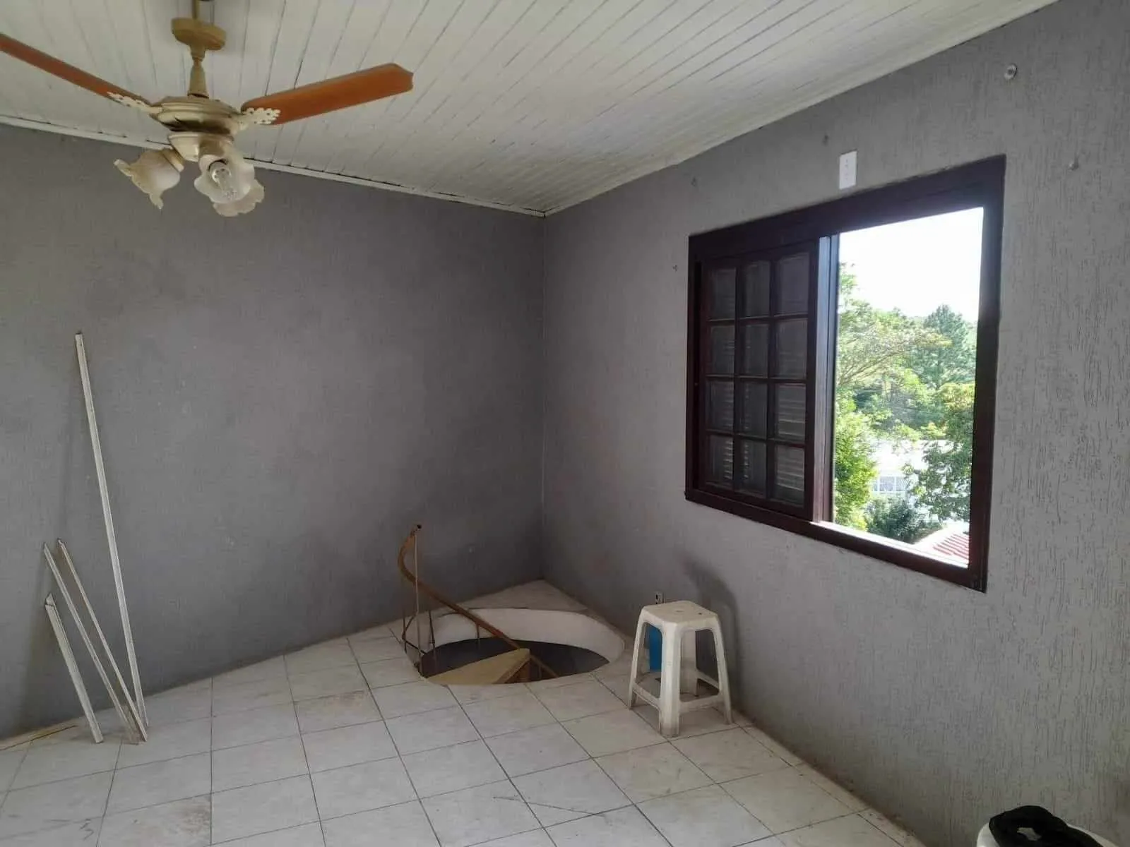 Imagem Casa à venda com piscina no bairro Glória, Zona Sul de Porto Alegre - 207m² construídos, pátio amplo e excelente potencial residencial