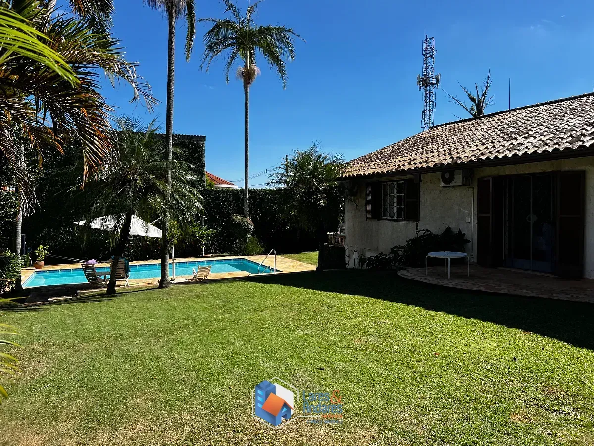 Imagem Casa para venda em Interlagos com 5 quartos, sendo 3 suítes, 370m²