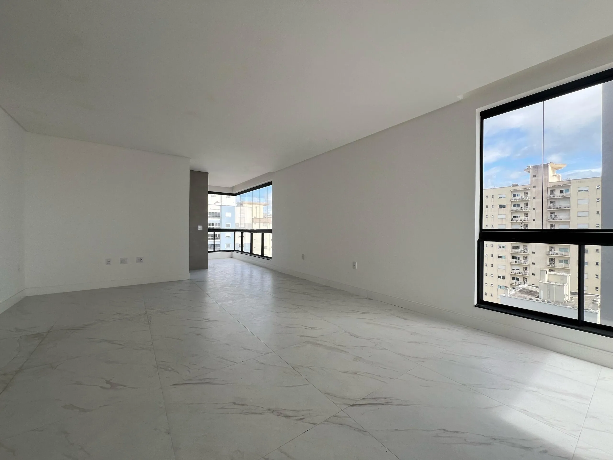 Imagem Apartamento com vista para o mar à venda com 129.31m2 por R$ 2.550.000,00