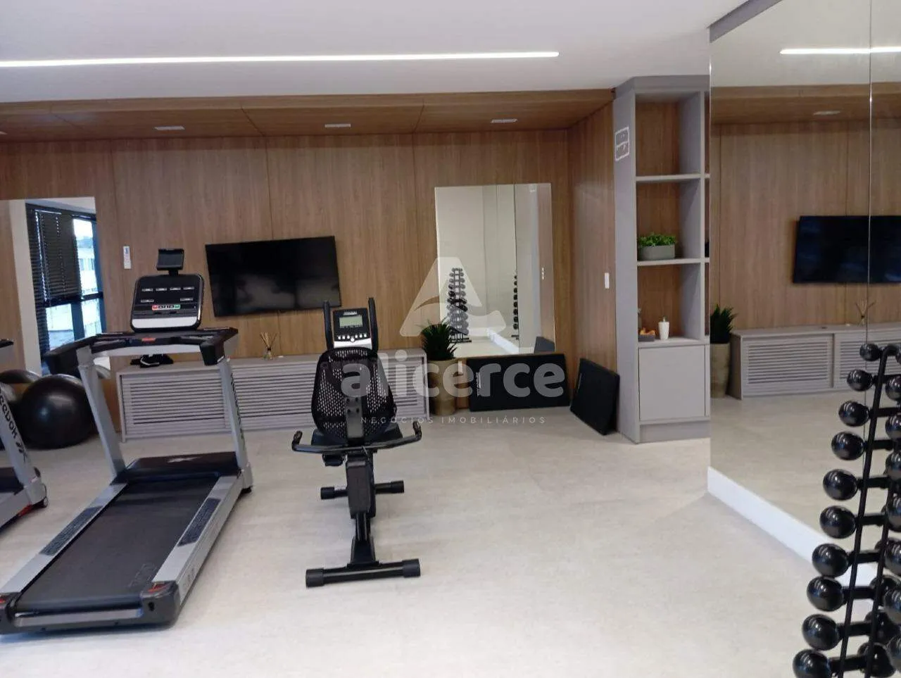 Imagem Apartamento à venda no bairro Floresta com 4 dormitórios com 01 suíte master.