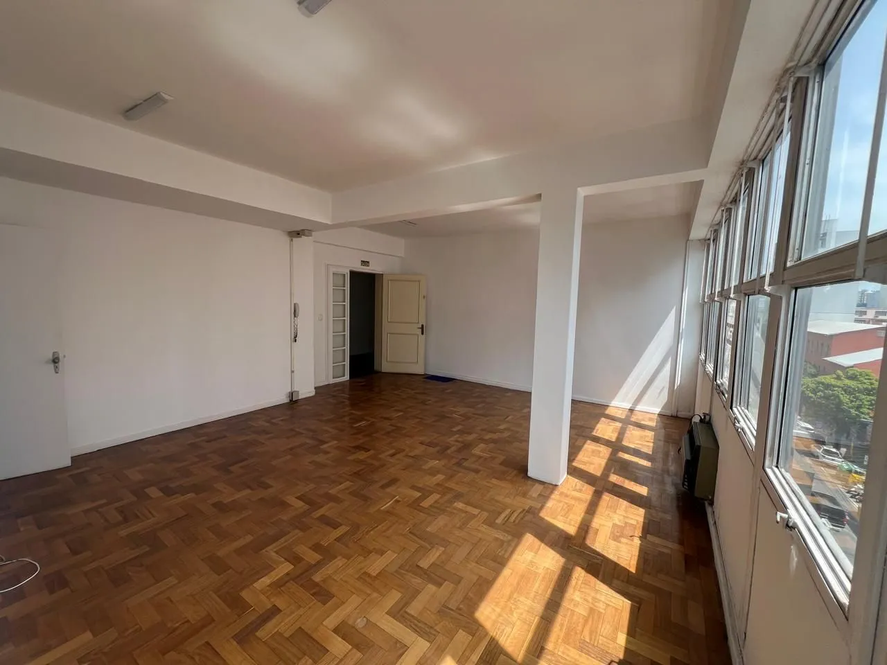 Imagem Sala comercial à venda em Caxias do Sul, São Pelegrino, 79.06m2