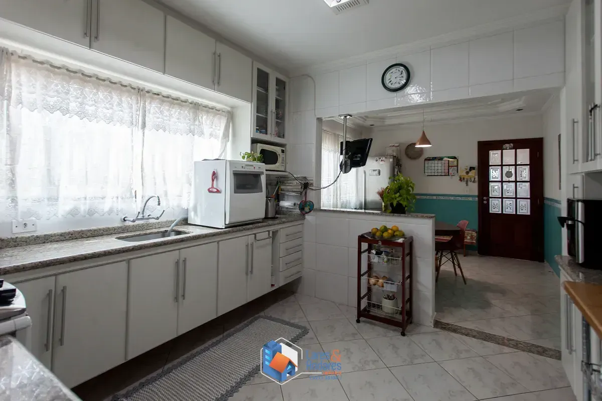 Imagem Sobrado para venda em Pirituba com 4 quartos, sendo 2 suítes, 242m²