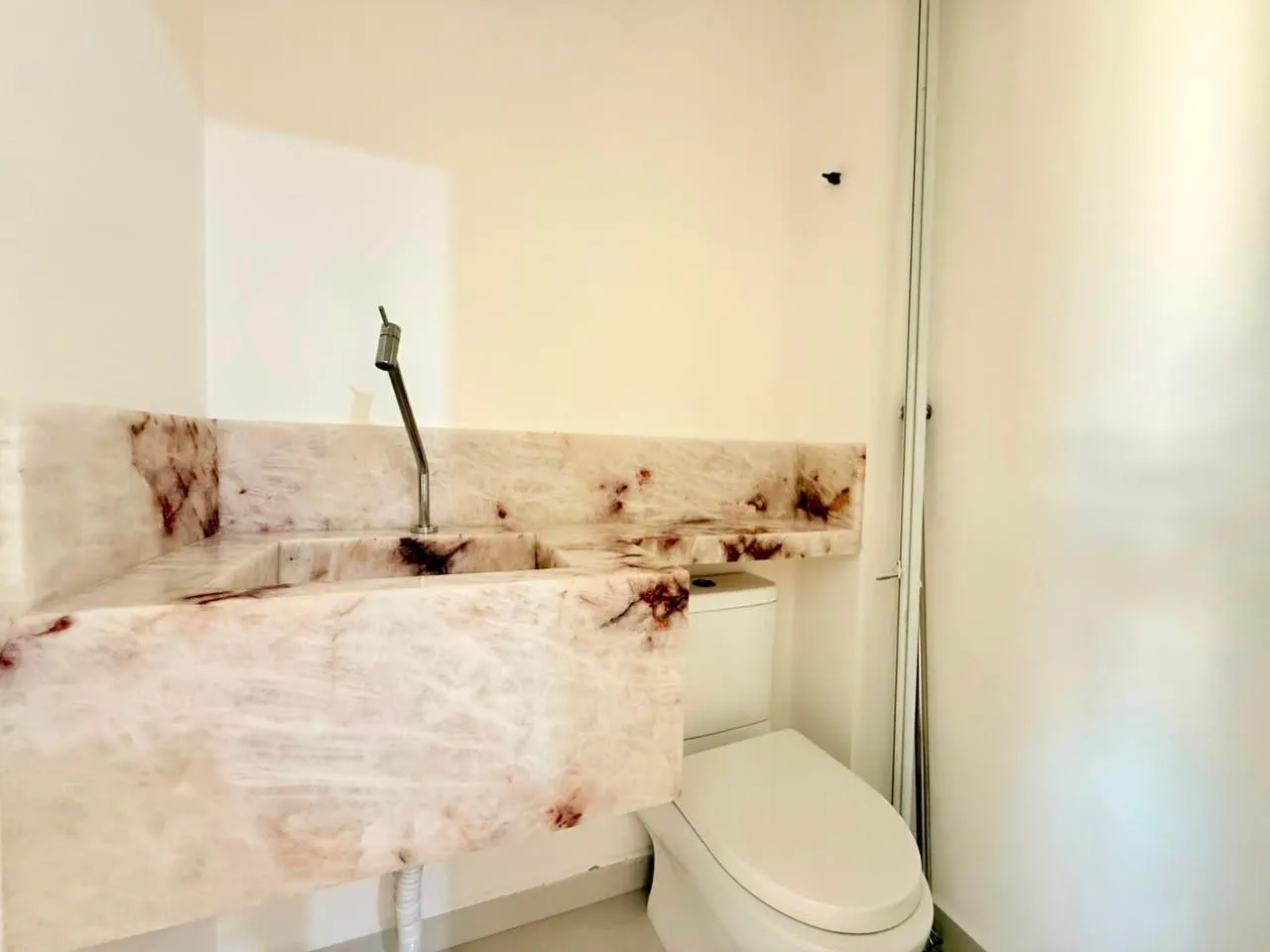 Imagem Apartamento à venda em Itapema, Meia Praia, com 3 quartos, 136m2