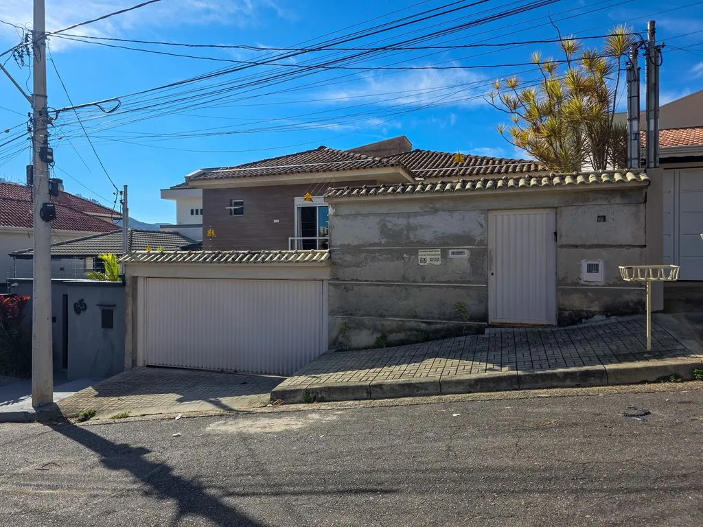 Imagem Casa a Venda com 3 quartos no Bairro Vilage são Luis em Poços de Caldas