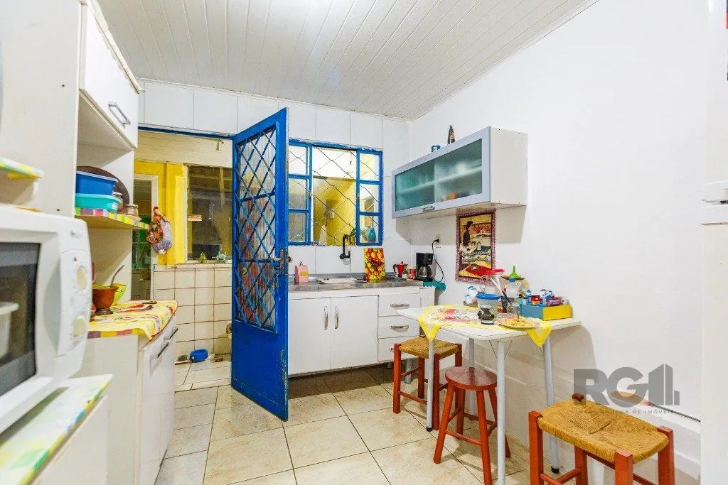 Imagem Casa de 4 Dormitório(s) Bairro Nonoai - Porto Alegre
