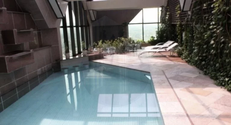 Imagem Flat disponível para locação no Golden Tower Residence, com 43,55m², 1 dormitório e 1 vaga