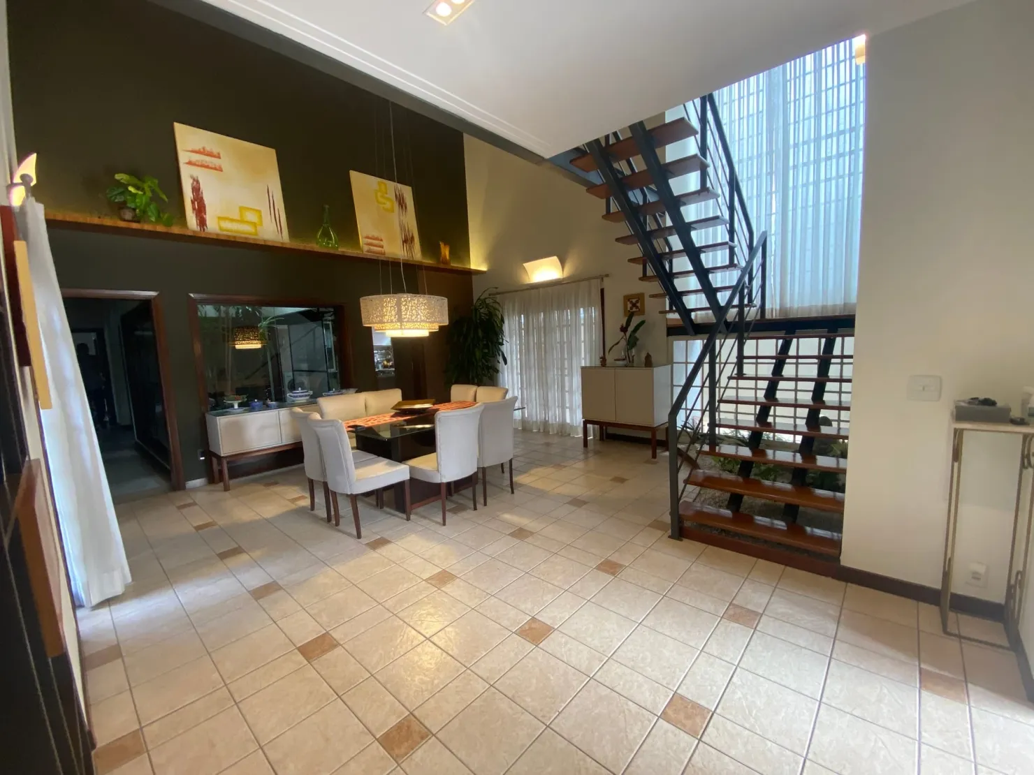 Imagem Casa à venda 3 Quartos, 1 Suite, 4 Vagas, 600M², Internacional Park, Guaratinguetá - SP