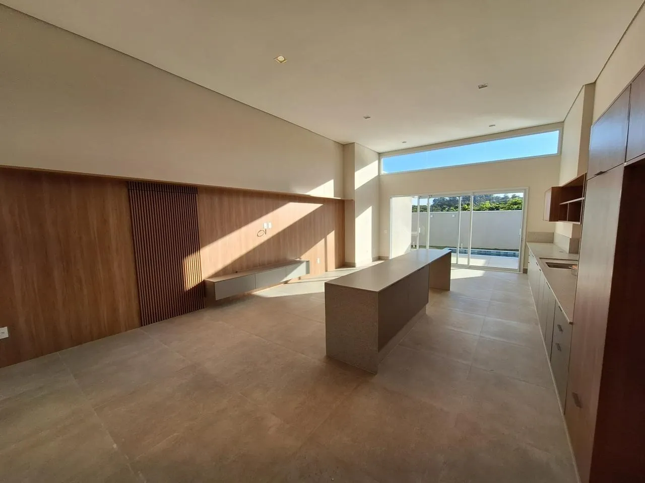 Imagem Casa de Alto Padrão Localizada no Alphaville Castelo Itu- Venda/ Locação