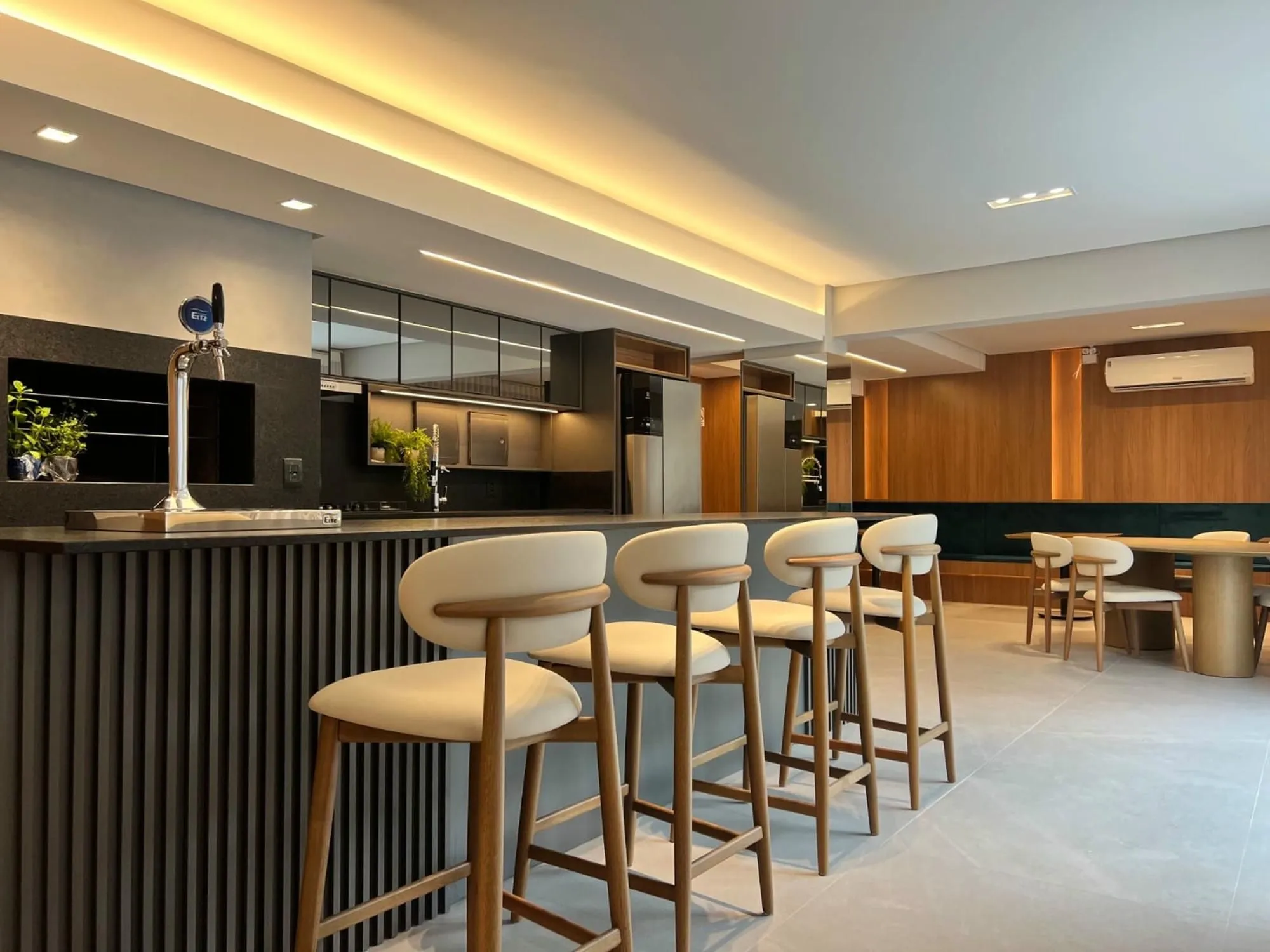 Imagem Apartamento de 3 dormitórios, 95m² (1 suíte), vaga dupla - Vila Ipiranga