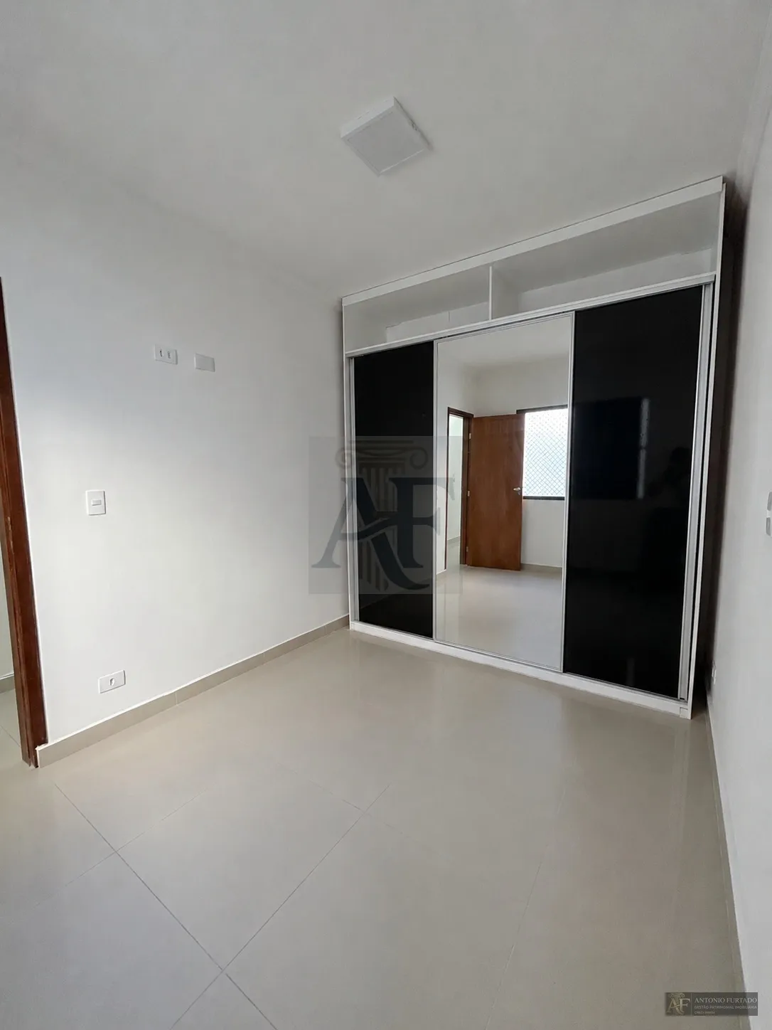 Imagem Sobrado para alugar em Vila Bela, São Paulo