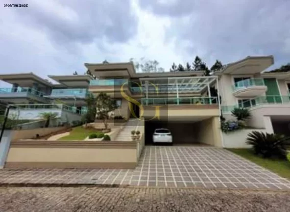 Foto do imóvel Casa para Venda em Teresópolis, Agriões, 4 dormitórios, 4 suítes, 5 banheiros, 4 vagas em Rua Juruena