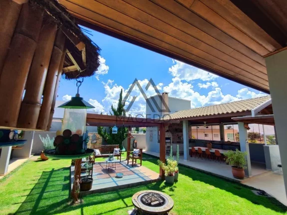 Imagem Casa Espetacular com 4 suítes Ninho Verde 1 - Encante-se com seu novo lar