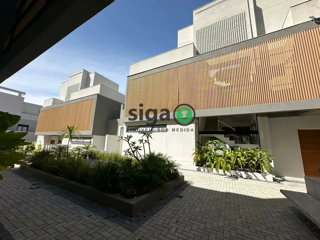 Foto do imóvel CASA DE CONDOMINIO COM 4 DORMITORIOS SENDO SUITES NO ALTO DA BOA VISTA