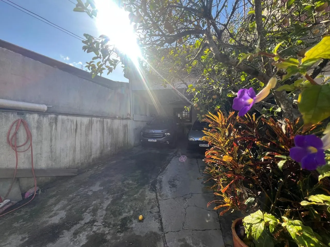 Imagem Casa a venda no Bairro Hípica - 3 dormitórios - 2 vagas
