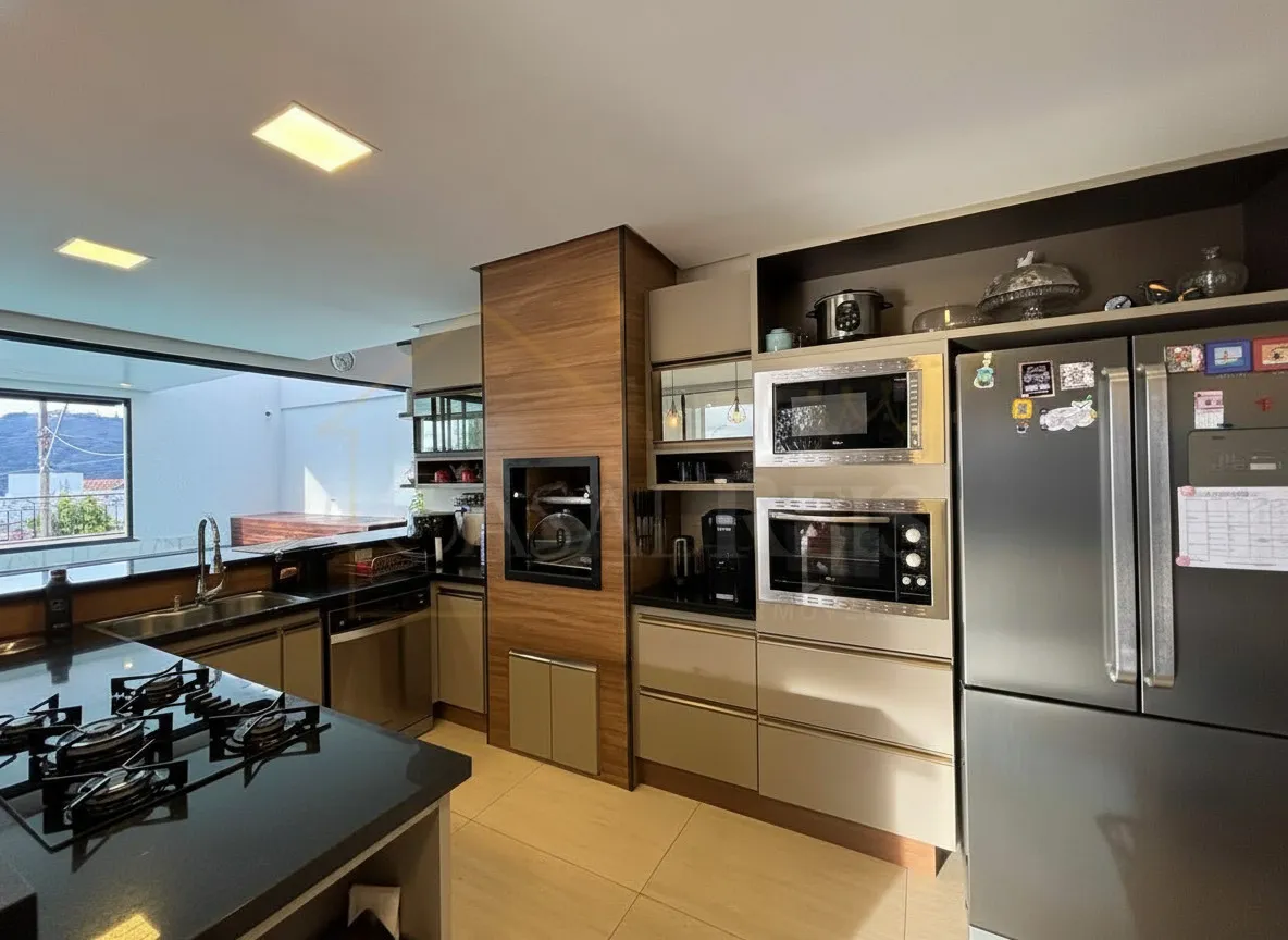 Imagem Casa 4 suítes à venda em Jardim Novo Mundo, Poços de Caldas