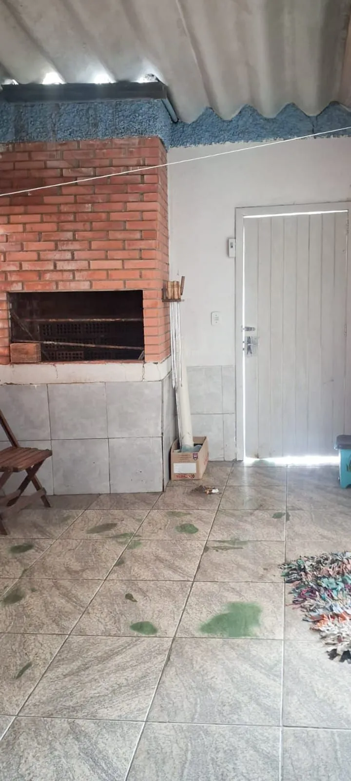 Imagem Casa no centro de Tramandaí com 3 dorm, 2 banh + edícula completa, garagem 2 carros com churrasqueira, próxima à Av. Fernandes Bastos.