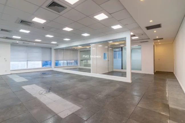 Imagem Conjunto comercial com 296m² no Butantã.
