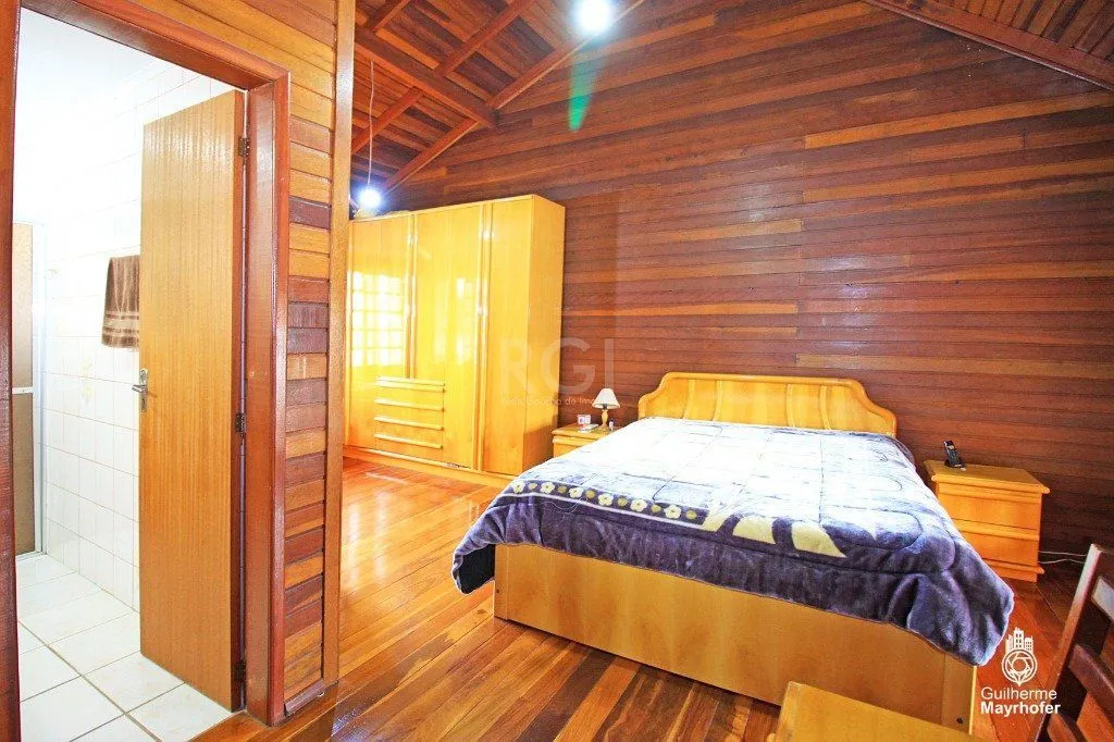 Imagem Casa para Venda - 235m², 3 dormitórios, sendo 1 suites, 3 vagas - Sarandi