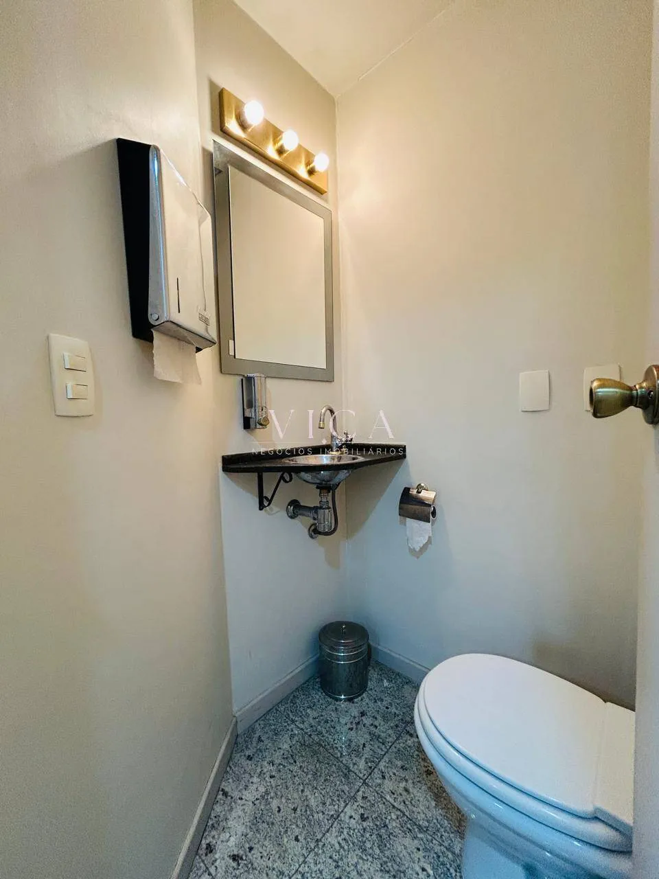 Imagem Venda de Consultório Dentário 35m² para venda R$ 300.001,- Alphaville/SP