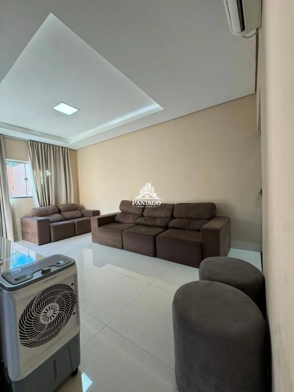 Imagem Sobrado de Alto Padrão com 3 Quartos, Piscina e Espaço Gourmet