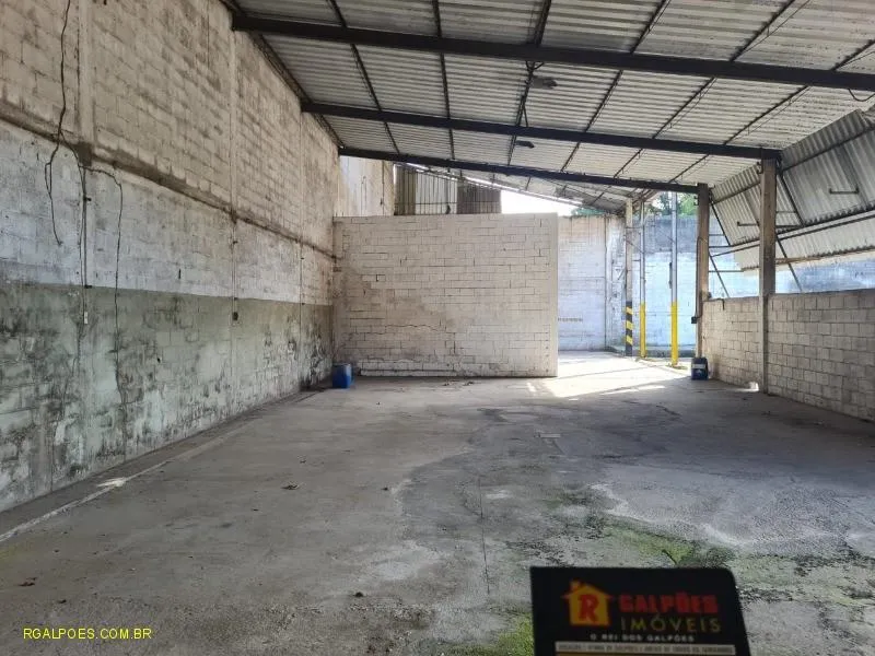 Imagem Galpão para Locação em DUQUE DE CAXIAS, Figueira, 2 banheiros