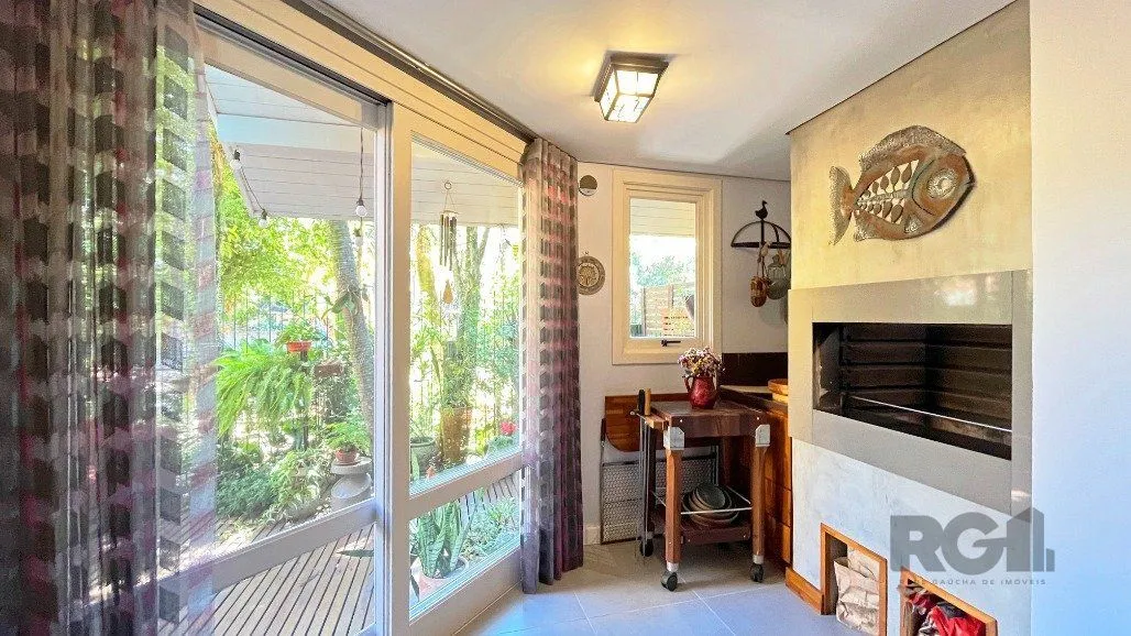 Imagem Casa em Condomínio para comprar no bairro Tristeza com 3 dormitórios