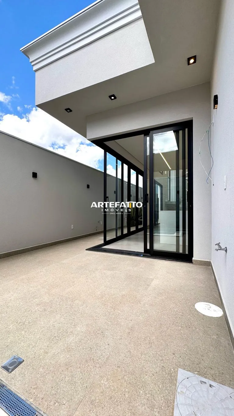 Imagem Casa de condomínio, no Veredas, com 4 suítes.