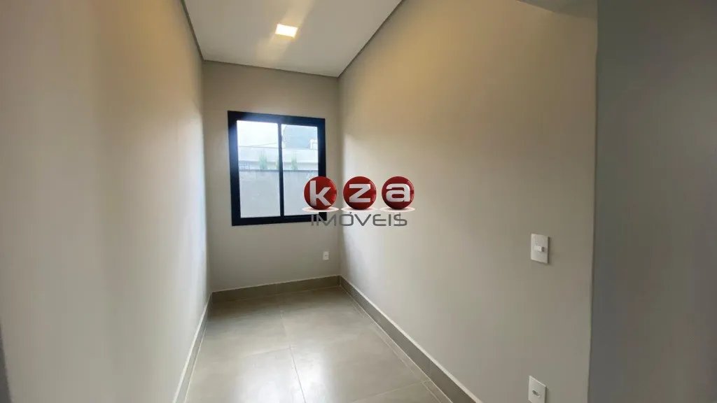 Imagem Casa de alto padrão em condomínio à venda em Valinhos-SP, bairro Pinheiro: 3 quartos, 3 suítes, 2 salas e 176,25 m² de área.