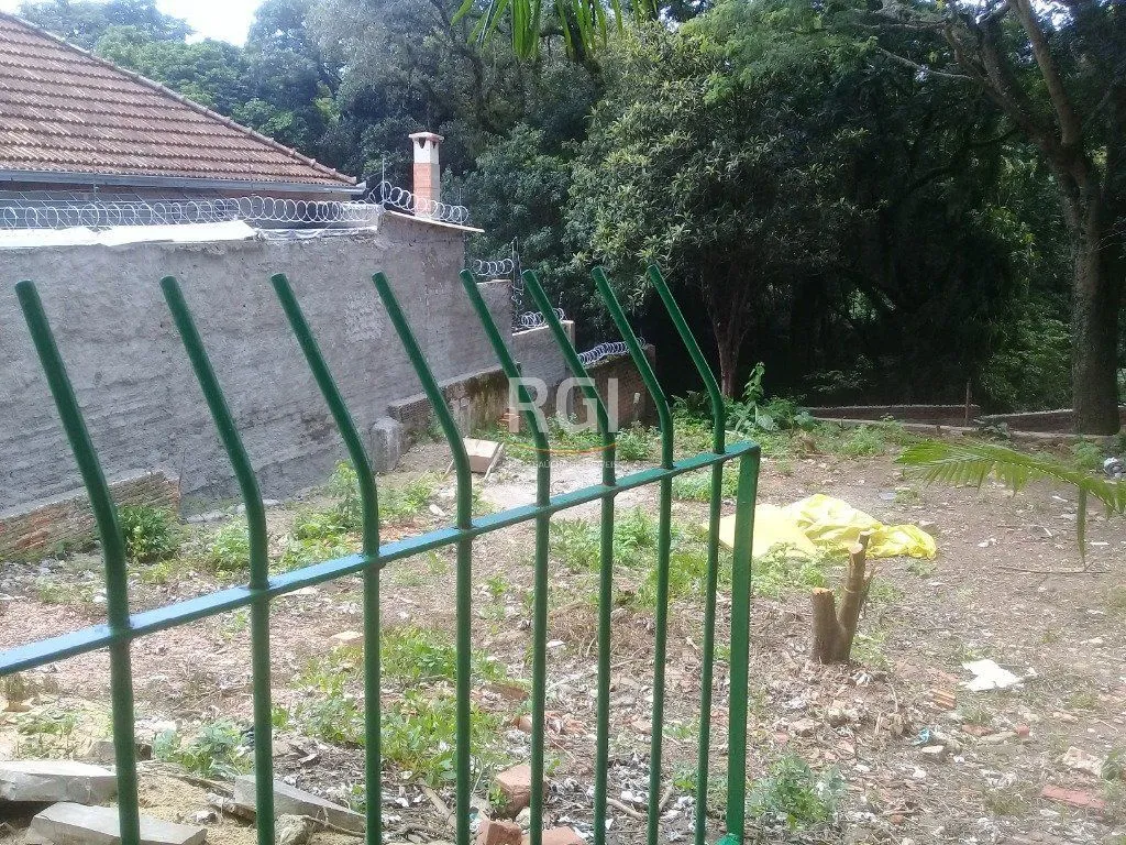 Imagem Terreno para Venda - 873m², 0 dormitórios, Teresópolis