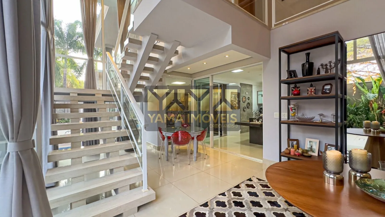 Imagem Condomínio Ipê Amarelo - Casa de Alto Padrão com 4 Suítes, 587 m², Piscina e Espaço Gourmet - Condomínio Ipê Amarelo, Vila do Golfe