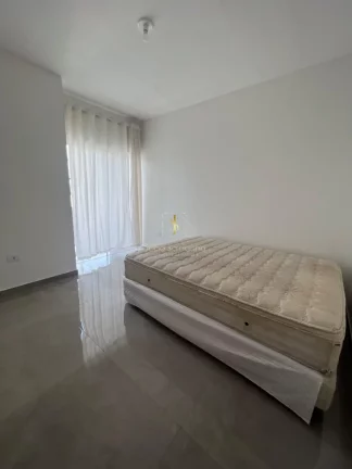 Imagem Sobrado com Piscina para locação diária para 12 pessoas.