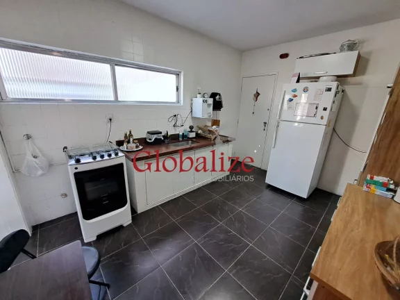 Imagem Apartamento com 131m², 2 quartos, varanda, dependência, vaga demarcada por R$720.000,00 no Gonzaga em Santos