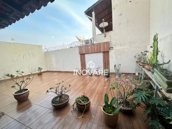 Imagem Casa com 3 dormitórios à venda, 303 m² por R$ 900.000,00 - Setor Central - Itumbiara/GO