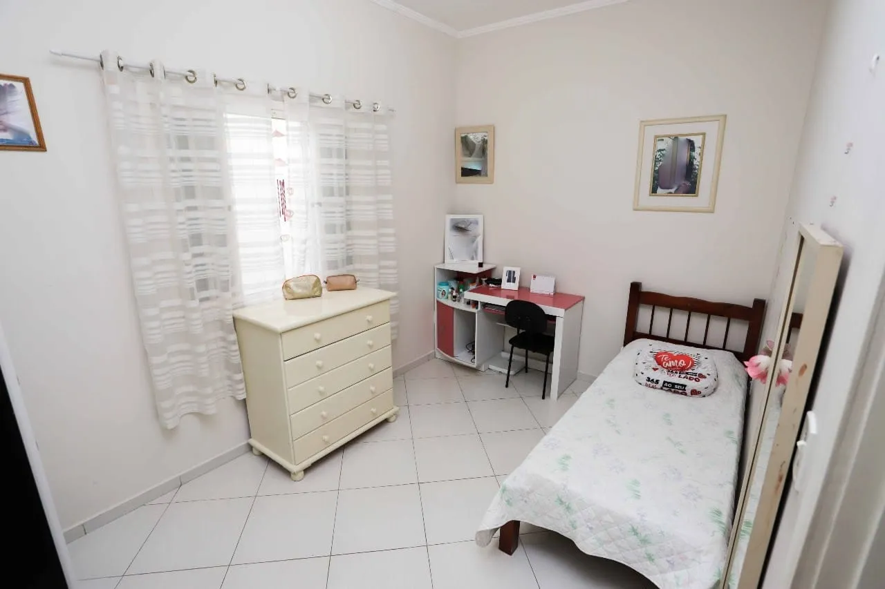 Imagem Casa à venda 3 Quartos, 1 Suite, 3 Vagas, 250M², Vila Suiça, Pindamonhangaba - SP