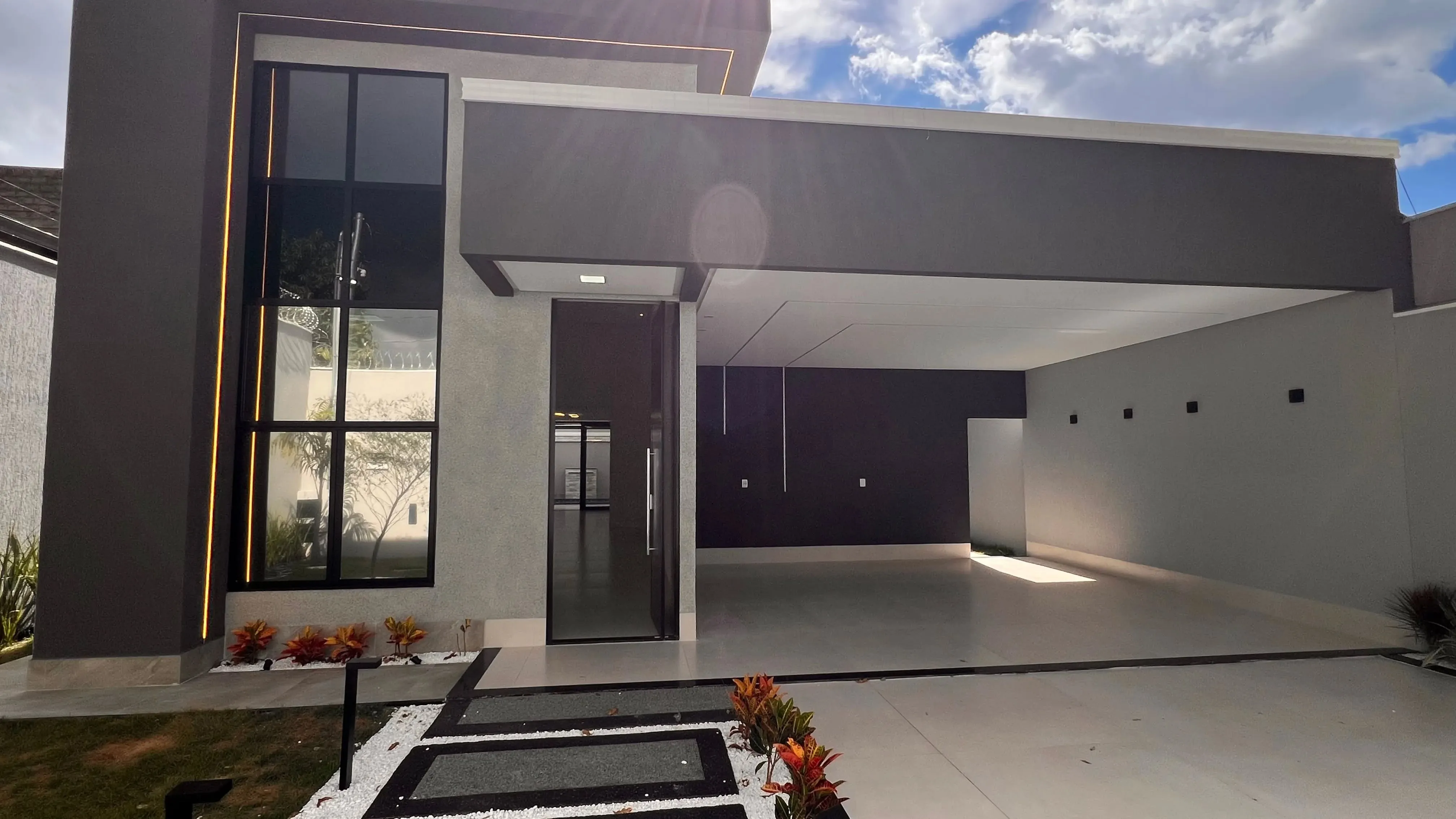 Imagem Casa 3 Suites Sozinha No Lote No Parque Amazonia