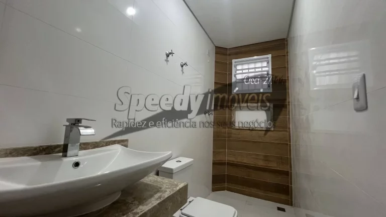 Imagem Casa em Santos para venda, Sobreposta bairro Embaré.