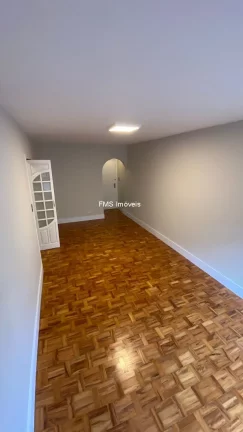 Imagem Apartamento à venda em Moema, São Paulo-SP: 2 quartos, 2 banheiros, 1 vaga de garagem, 80m². Imperdível oportunidade!