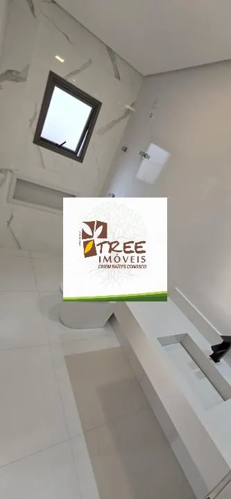Imagem VENDA DE SOBRADO NOVO NO CONDOMÍNIO REAL PARK, EM ARUJÁ/SP, 300m² com 4 suítes amplas, suíte máster com hidro, área gourmet e piscina. CONSULTE-NOS.