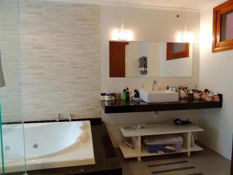 Imagem Casa para Venda com 3 dormitórios, sendo 2 suites e 3 vagas no bairro Belém Novo
