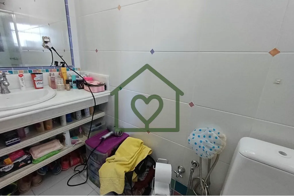Imagem Desfrute do conforto e sofisticação com esta espetacular casa à venda no bairro Partenon, em Port...