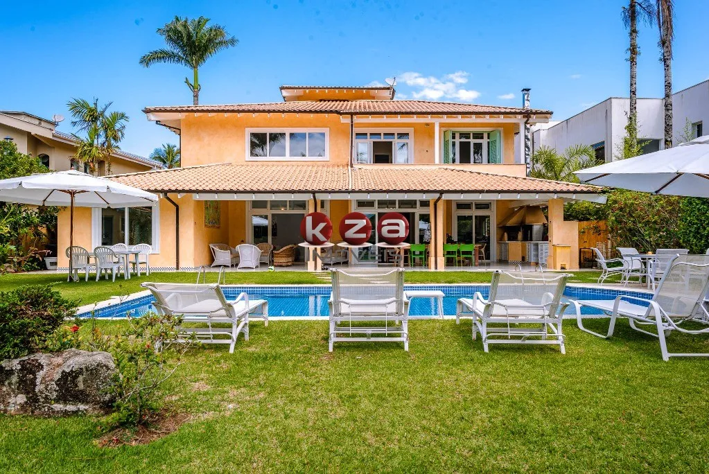 Imagem Luxuosa casa à venda no Condomínio Costa Verde, na Praia de Tabatinga, Caraguatatuba-SP, 5 suítes, 2 salas, , 344m². Venha conferir!